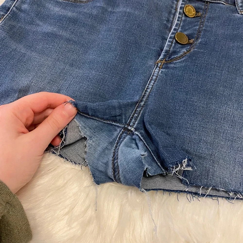 Articles of Society Anthro distressed denim shorts size 31 - Picture 10 of 11